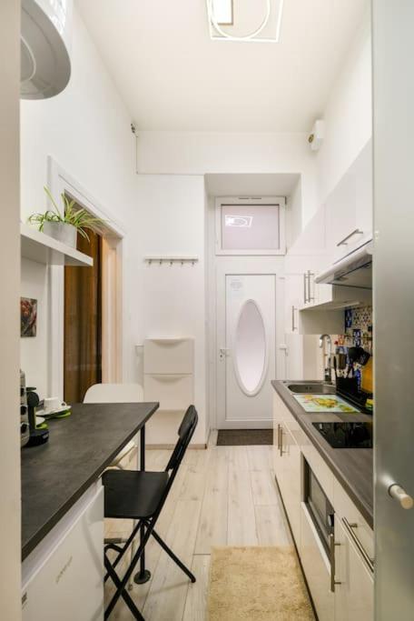Ruin Bar-Loft Design Home Budapest Bagian luar foto
